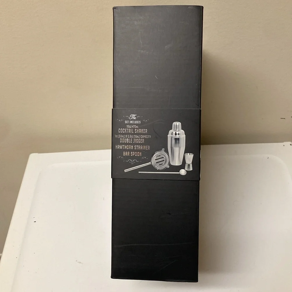 Stainless Steel Cocktail Shaker Set 4pc Bar Kit NIB Home Bartender Gift